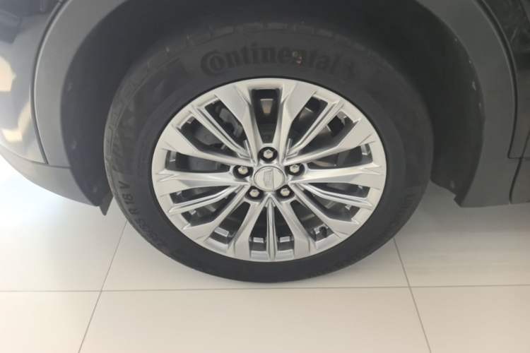 Used Cadillac XT4 2024 28T Two-Wheel-Drive Luxury Version Left Front Wheel Hub