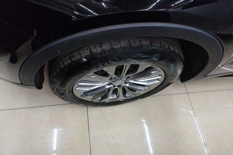 Used Cadillac XT4 2024 28T Two-Wheel-Drive Luxury Version Left Front Wheel Hub