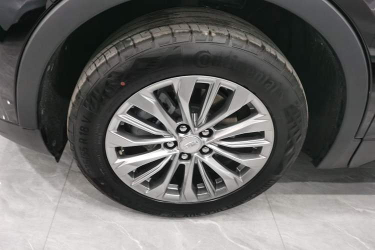 Used Cadillac XT4 2024 28T Two-Wheel-Drive Luxury Version Left Front Wheel Hub
