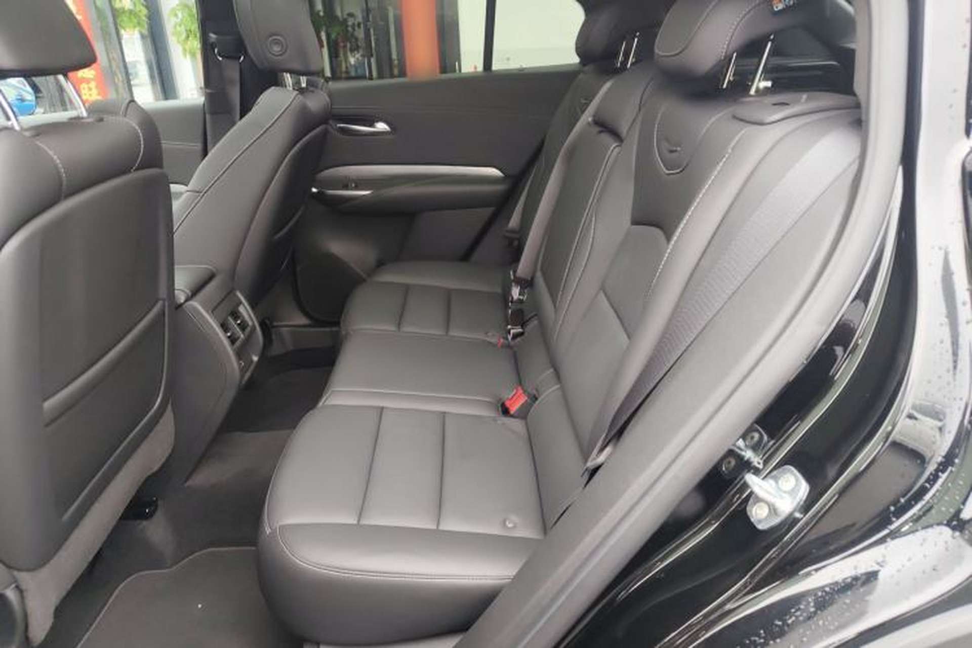 Used Cadillac XT4 2024 28T Two-Wheel-Drive Prestige Version Left Rear Seat