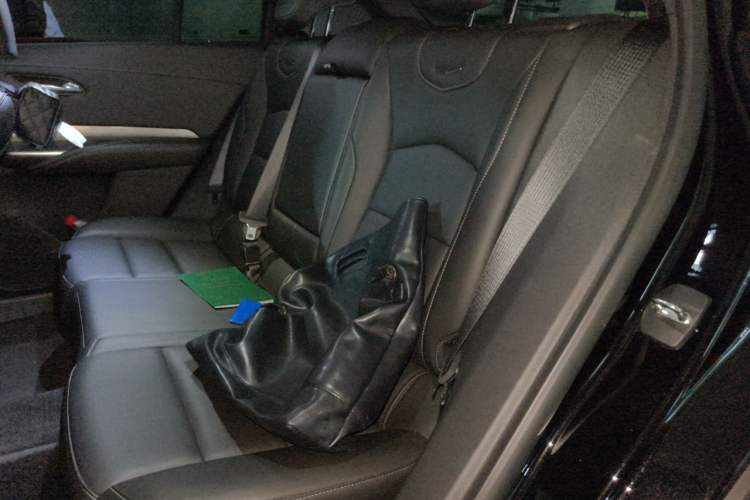 Used Cadillac XT4 2024 28T Two-Wheel-Drive Luxury Version Left Rear Seat
