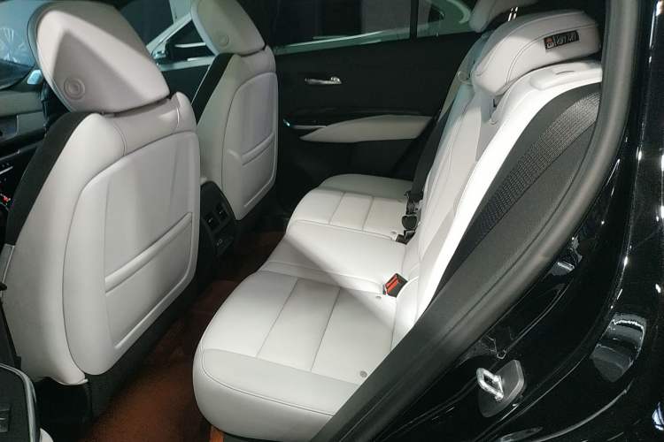 Used Cadillac XT4 2024 28T Two-Wheel-Drive Prestige Version Left Rear Seat