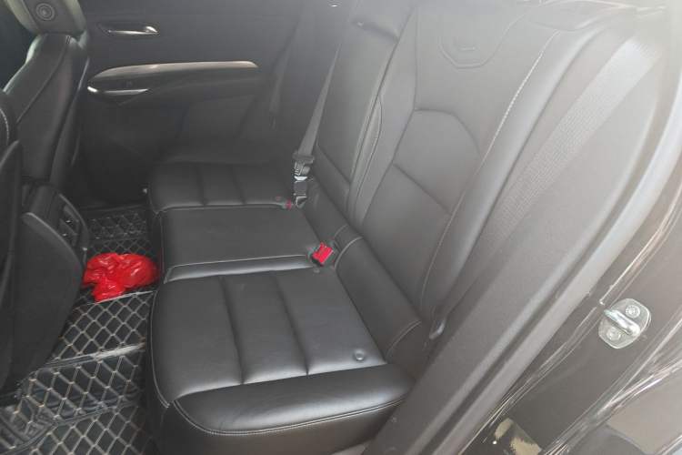 Used Cadillac XT4 2024 28T Two-Wheel-Drive Luxury Version Left Rear Seat