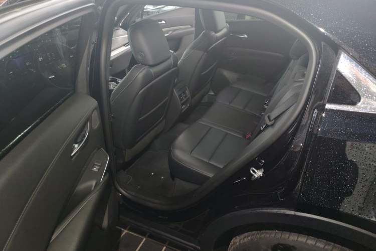 Used Cadillac XT4 2024 28T Two-Wheel-Drive Prestige Version Left Rear Seat