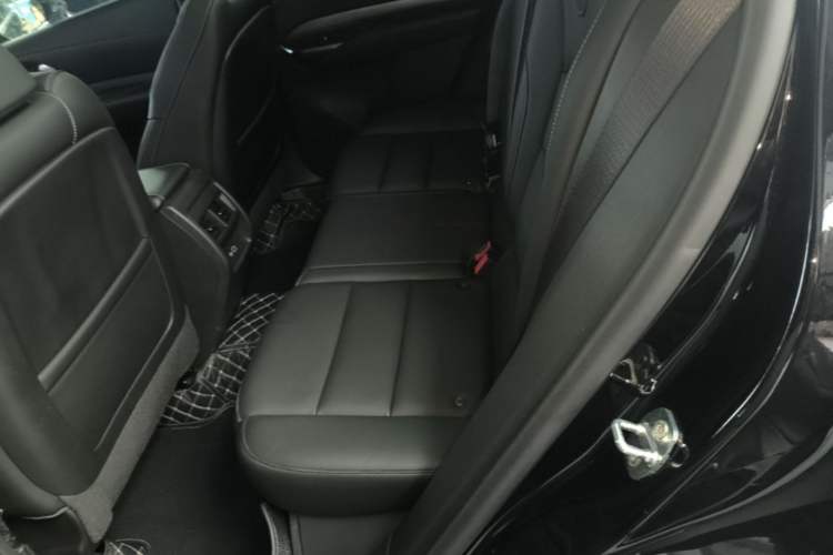 Used Cadillac XT4 2024 28T Two-Wheel-Drive Luxury Version Left Rear Seat