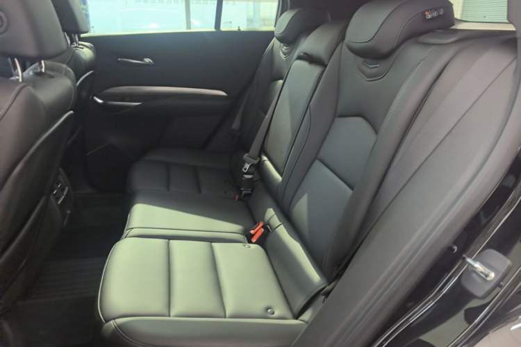 Used Cadillac XT4 2024 28T Two-Wheel-Drive Luxury Version Left Rear Seat