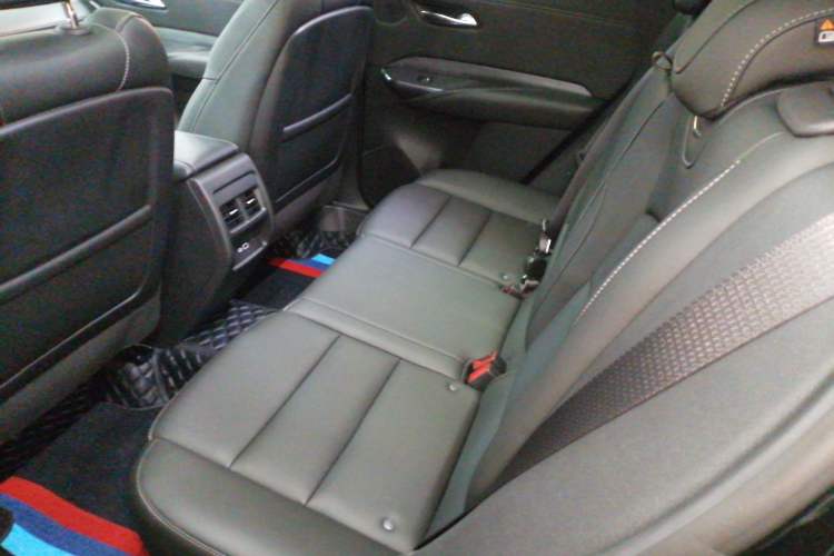 Used Cadillac XT4 2024 28T Two-Wheel-Drive Luxury Version Left Rear Seat