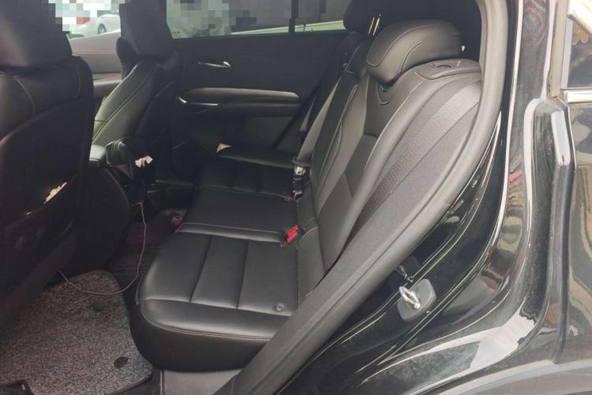 Used Cadillac XT4 2024 28T Two-Wheel-Drive Luxury Version Left Rear Seat