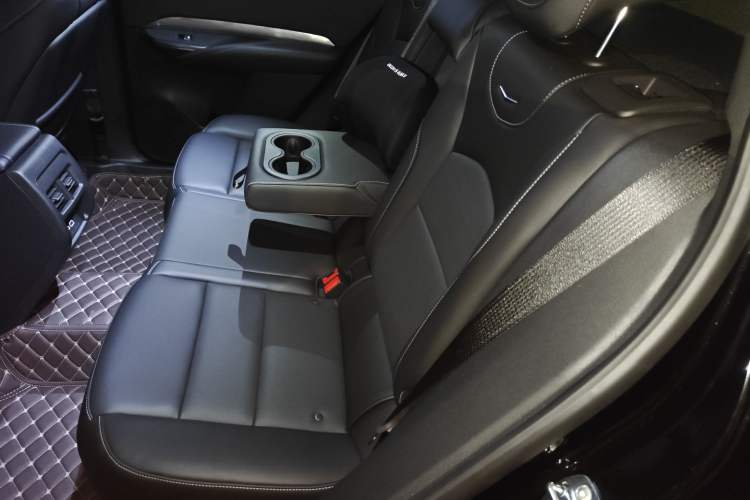 Used Cadillac XT4 2024 28T Two-Wheel-Drive Prestige Version Left Rear Seat