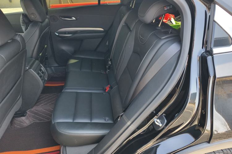 Used Cadillac XT4 2024 28T Two-Wheel-Drive Luxury Version Left Rear Seat