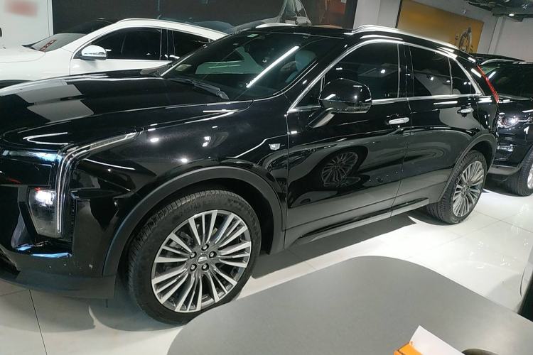 Used Cadillac XT4 2024 28T Two-Wheel-Drive Prestige Version Left Side