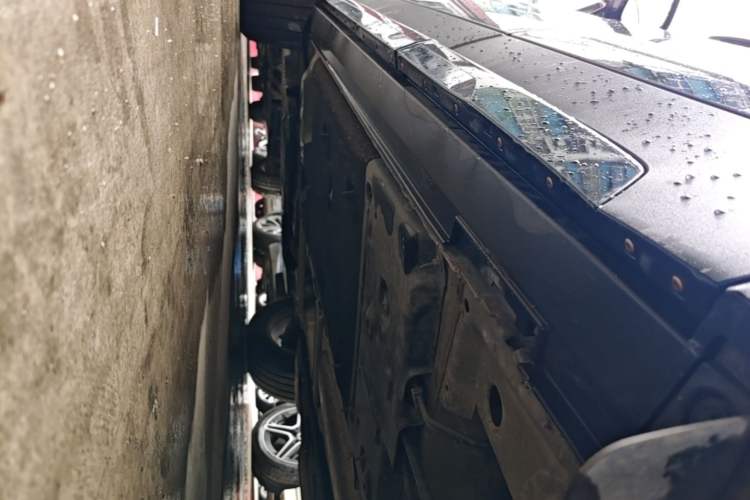 Used Cadillac XT4 2024 28T Two-Wheel-Drive Luxury Version Left Side Sill