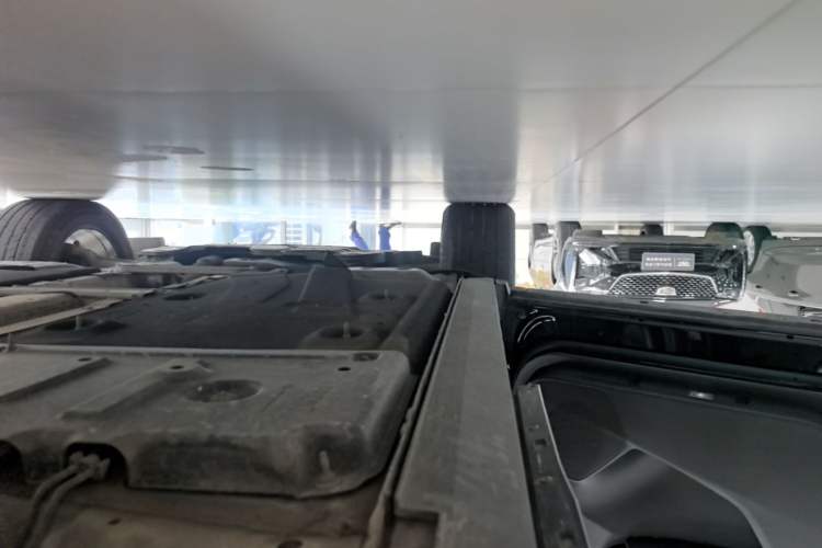 Used Cadillac XT4 2024 28T Two-Wheel-Drive Luxury Version Left Side Sill