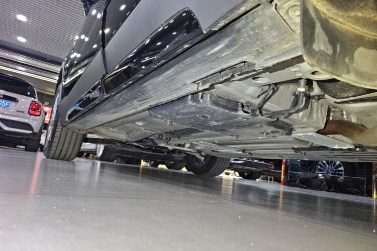 Used Cadillac XT4 2024 Facelift 28T Two-Wheel-Drive Luxury Version Left Side Sill