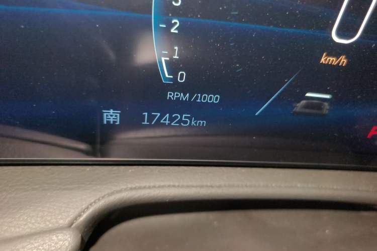 Used Cadillac XT4 2024 28T Two-Wheel-Drive Luxury Version Odometer Close Up