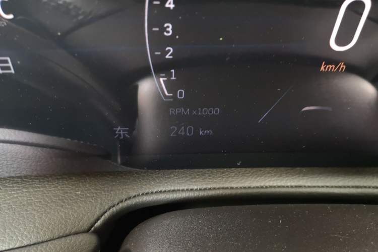 Used Cadillac XT4 2024 28T Two-Wheel-Drive Luxury Version Odometer Close Up
