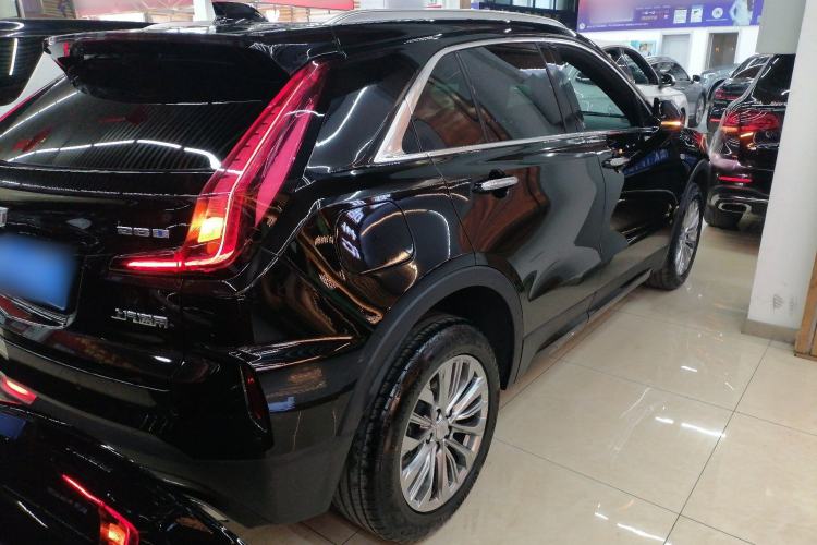 Used Cadillac XT4 2024 28T Two-Wheel-Drive Luxury Version Rear Right 45 Deg