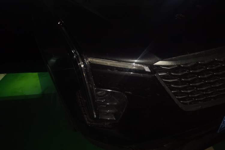 Used Cadillac XT4 2024 28T Two-Wheel-Drive Luxury Version Right Front Headlight
