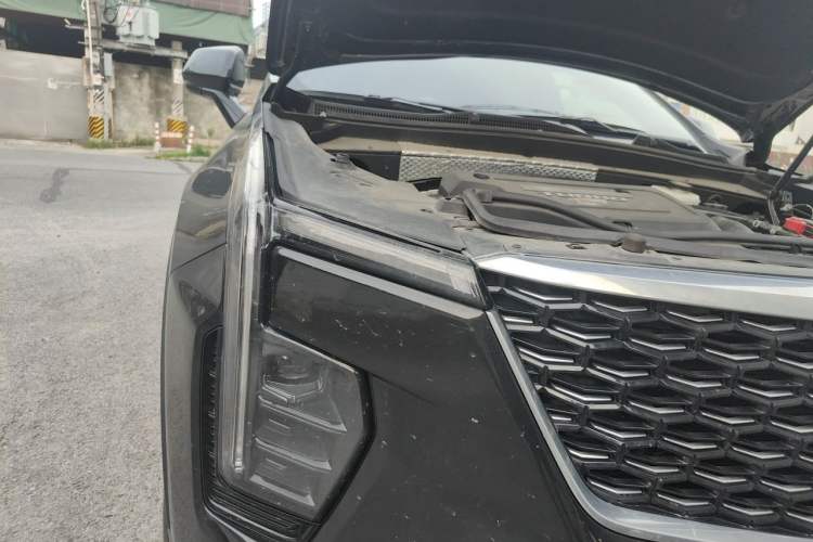 Used Cadillac XT4 2024 28T Two-Wheel-Drive Luxury Version Right Front Headlight