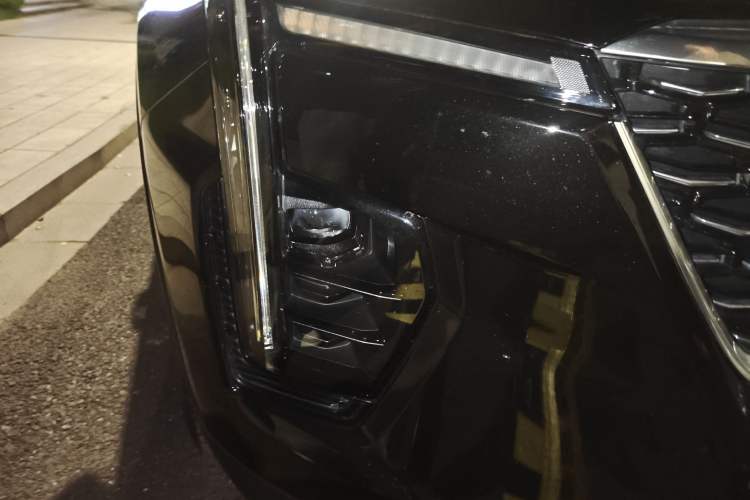 Used Cadillac XT4 2024 28T Two-Wheel-Drive Prestige Version Right Front Headlight