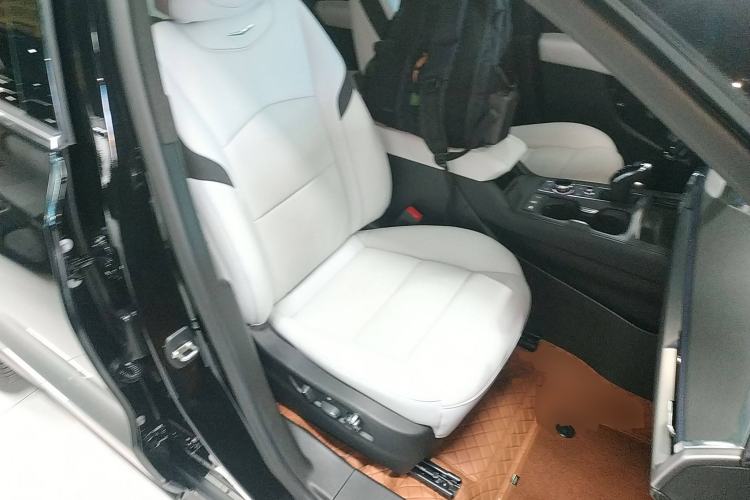 Used Cadillac XT4 2024 28T Two-Wheel-Drive Prestige Version Right Front Seat