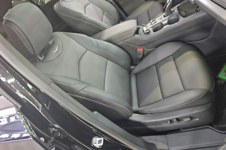 Used Cadillac XT4 2024 Facelift 28T Two-Wheel-Drive Luxury Version Right Front Seat