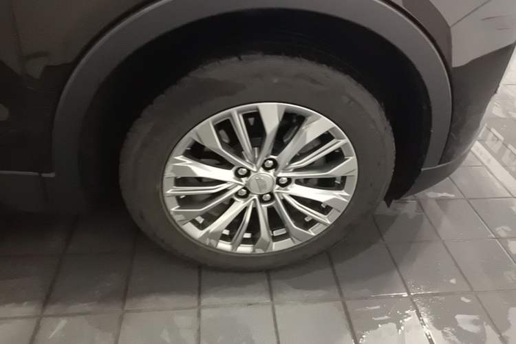 Used Cadillac XT4 2024 Facelift 28T Two-Wheel-Drive Luxury Version Right Front Wheel Hub