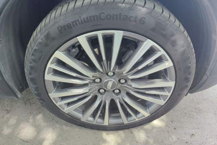 Used Cadillac XT4 2024 Facelift 28T Two-Wheel-Drive Prestige Version Right Front Wheel Hub
