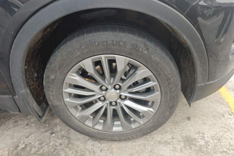 Used Cadillac XT4 2024 28T Two-Wheel-Drive Luxury Version Right Front Wheel Hub