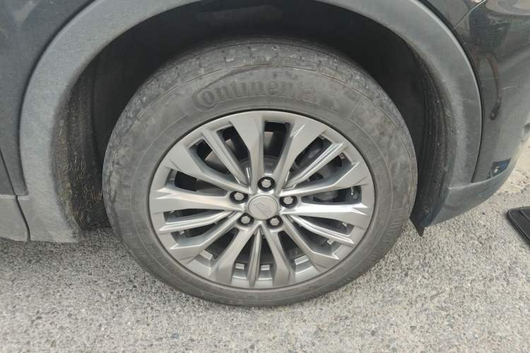 Used Cadillac XT4 2024 28T Two-Wheel-Drive Luxury Version Right Front Wheel Hub