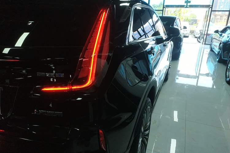 Used Cadillac XT4 2024 28T Two-Wheel-Drive Prestige Version Right Rear Taillight