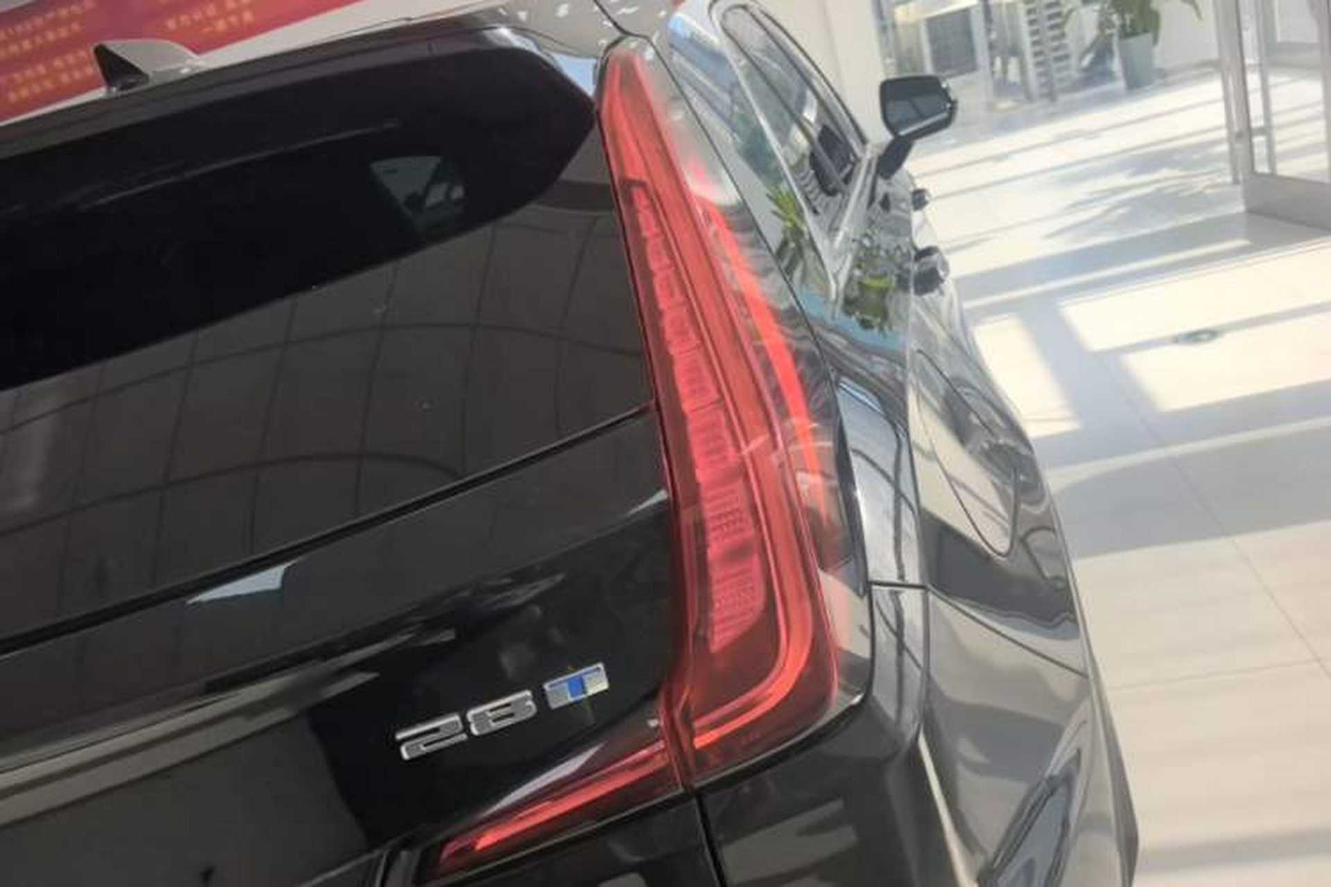 Used Cadillac XT4 2024 28T Two-Wheel-Drive Luxury Version Right Rear Taillight