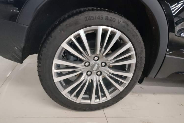 Used Cadillac XT4 2024 28T Two-Wheel-Drive Prestige Version Right Rear Wheel Hub