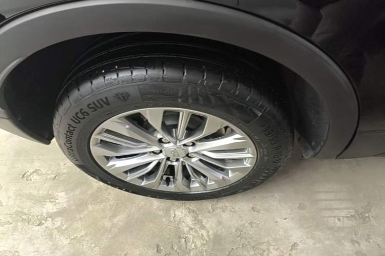 Used Cadillac XT4 2024 28T Two-Wheel-Drive Luxury Version Right Rear Wheel Hub