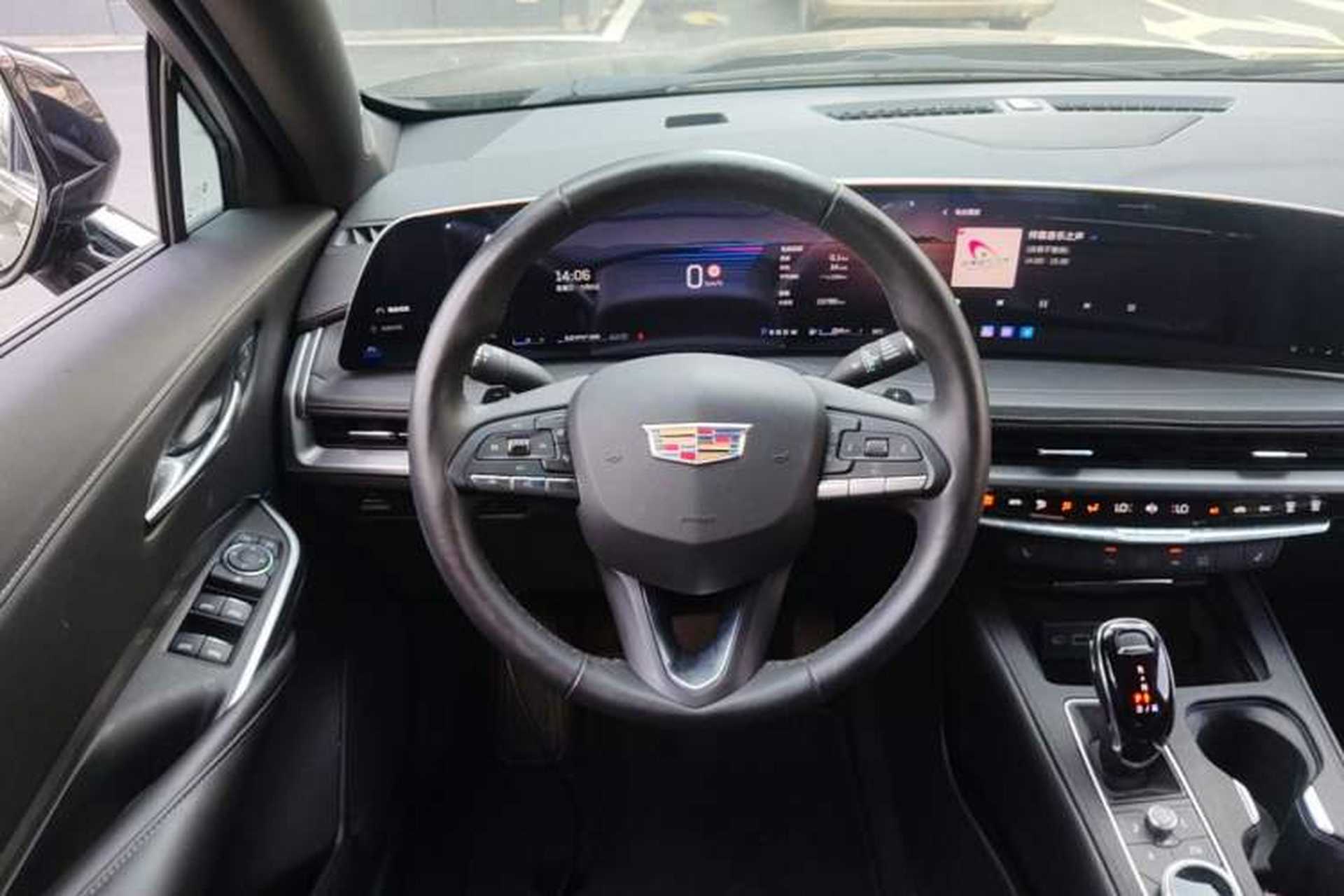 Used Cadillac XT4 2024 Facelift 28T Two-Wheel-Drive Luxury Version Steering Wheel