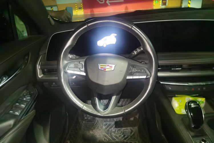 Used Cadillac XT4 2024 28T Two-Wheel-Drive Luxury Version Steering Wheel