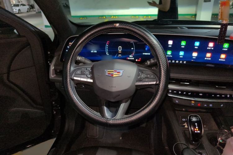 Used Cadillac XT4 2024 28T Two-Wheel-Drive Luxury Version Steering Wheel