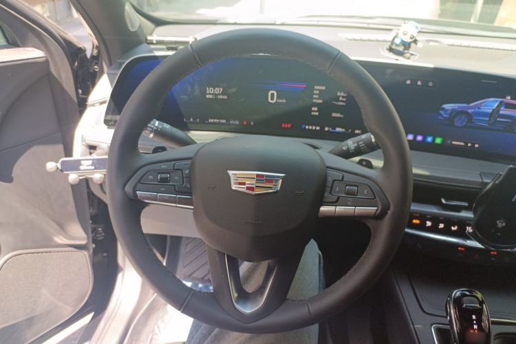 Used Cadillac XT4 2024 28T Two-Wheel-Drive Luxury Version Steering Wheel