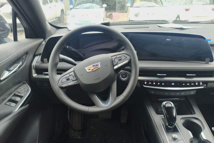 Used Cadillac XT4 2024 28T Two-Wheel-Drive Luxury Version Steering Wheel