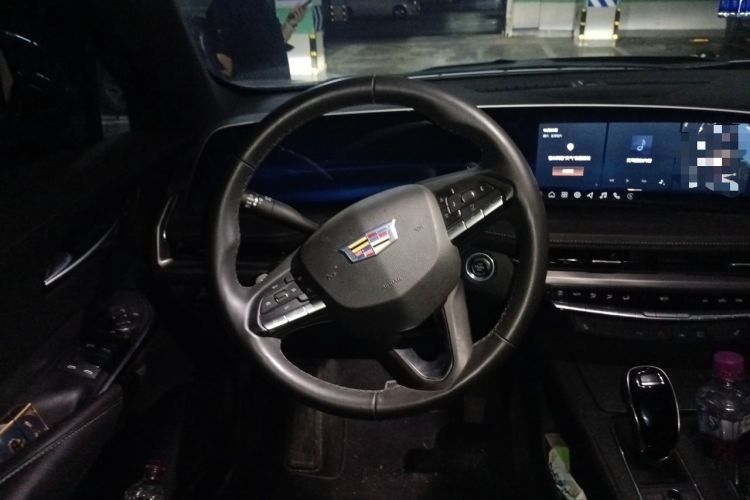 Used Cadillac XT4 2024 28T Two-Wheel-Drive Luxury Version Steering Wheel