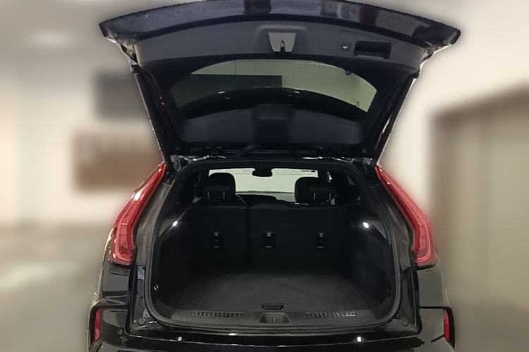 Used Cadillac XT4 2024 Facelift 28T Two-Wheel-Drive Luxury Version Trunk