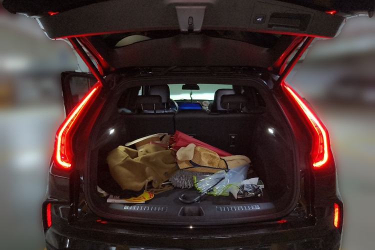 Used Cadillac XT4 2024 28T Two-Wheel-Drive Luxury Version Trunk