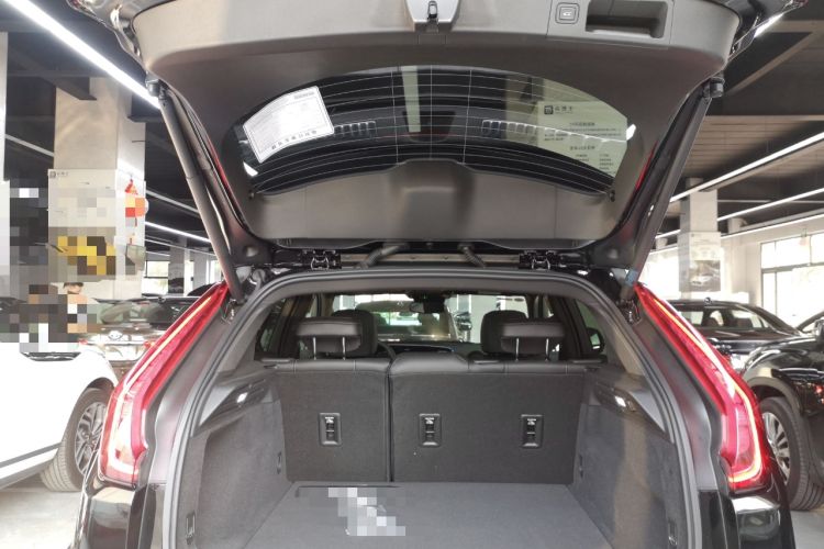 Used Cadillac XT4 2024 28T Two-Wheel-Drive Luxury Version Trunk