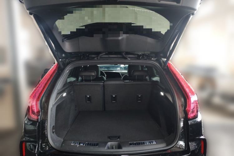 Used Cadillac XT4 2024 28T Two-Wheel-Drive Prestige Version Trunk