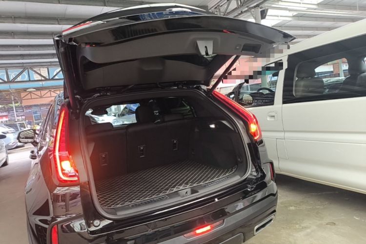 Used Cadillac XT4 2024 28T Two-Wheel-Drive Luxury Version Trunk