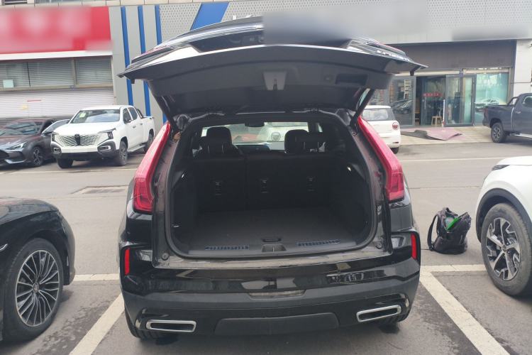 Used Cadillac XT4 2024 28T Two-Wheel-Drive Luxury Version Trunk