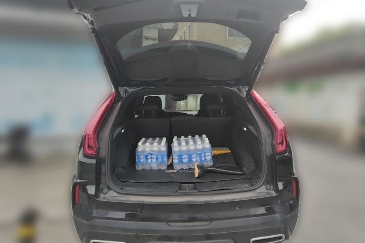 Used Cadillac XT4 2024 28T Two-Wheel-Drive Luxury Version Trunk