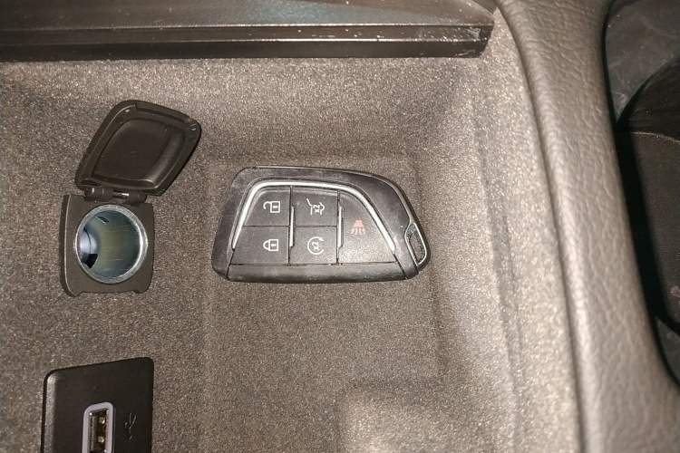 Used Cadillac XT4 2024 28T Two-Wheel-Drive Prestige Version Vehicle Key