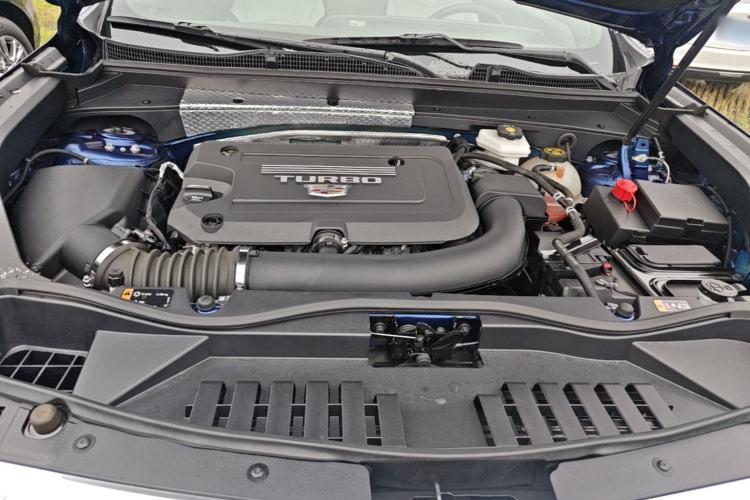 Used Cadillac XT4 2024 28T Two-Wheel-Drive Prestige Version Engine Bay
