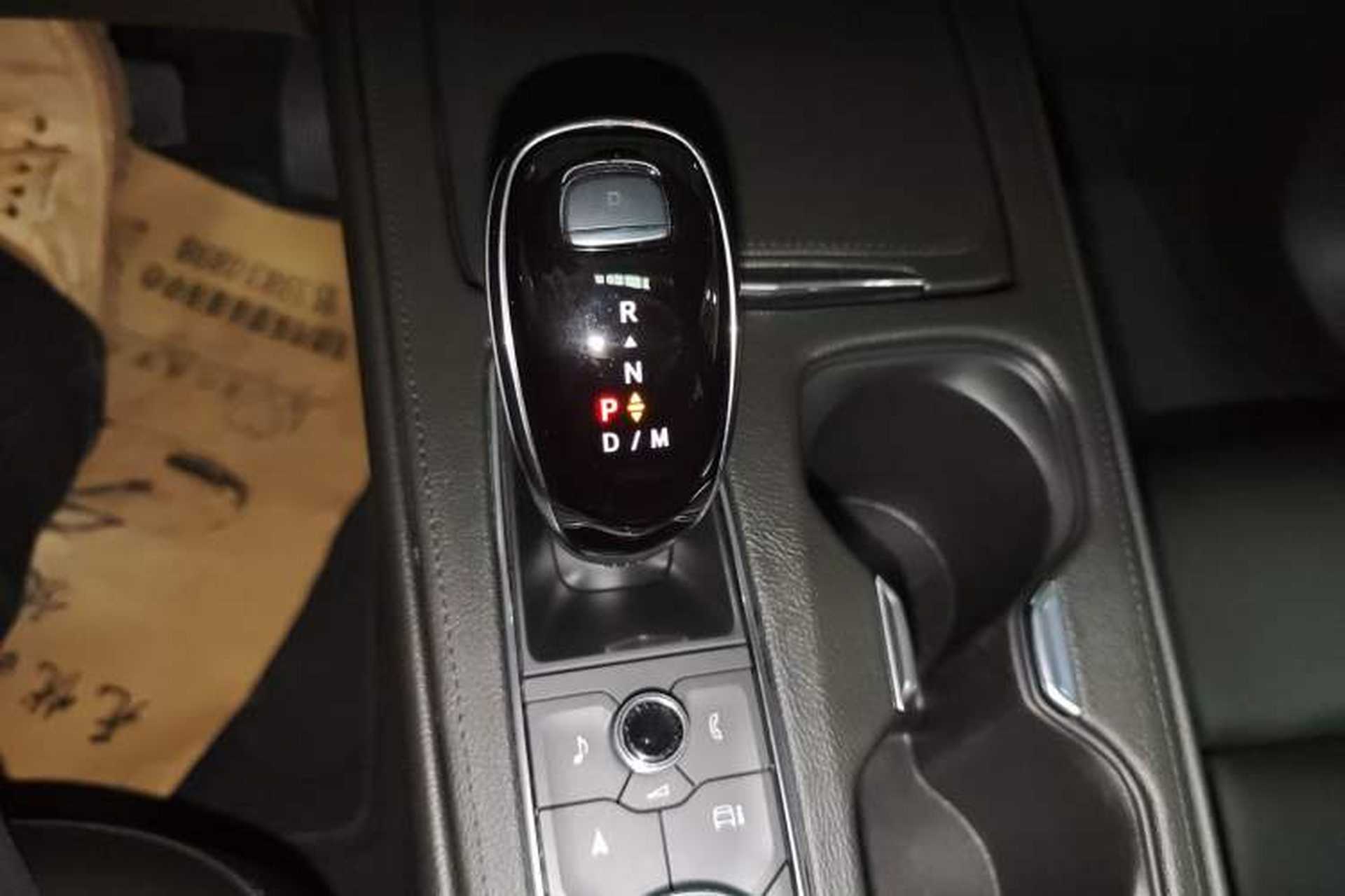 Used Cadillac XT4 2024 28T Two-Wheel-Drive Luxury Version Gear Lever